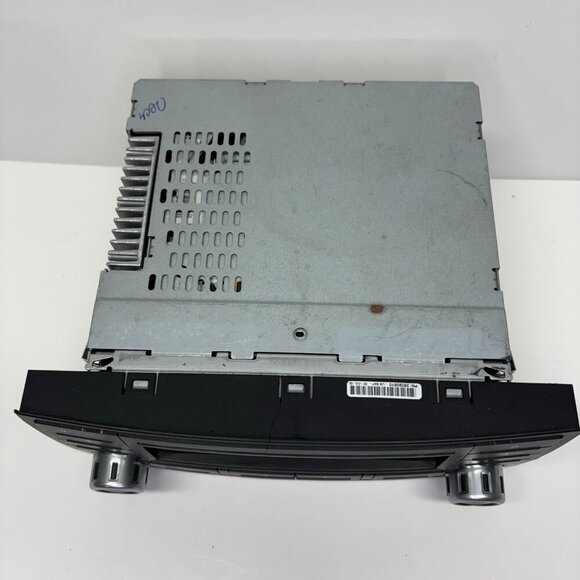 04-10 Volkswagen Touareg Audio Equipment Radio Receiver AM-FM-SAT-CD Q - Picture 3 of 15
